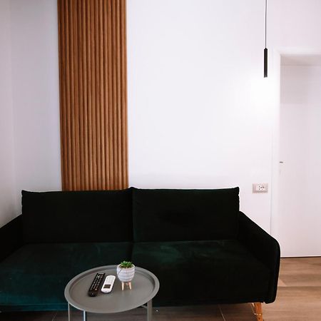 Barrikada Str Modern Apartments - The Nest Tiran Dış mekan fotoğraf