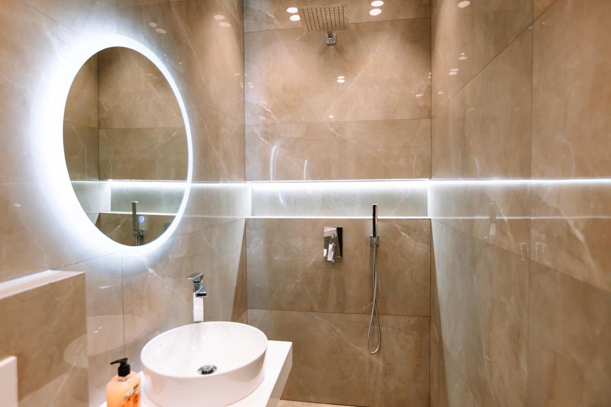 Barrikada Str Modern Apartments - The Nest Tiran Dış mekan fotoğraf