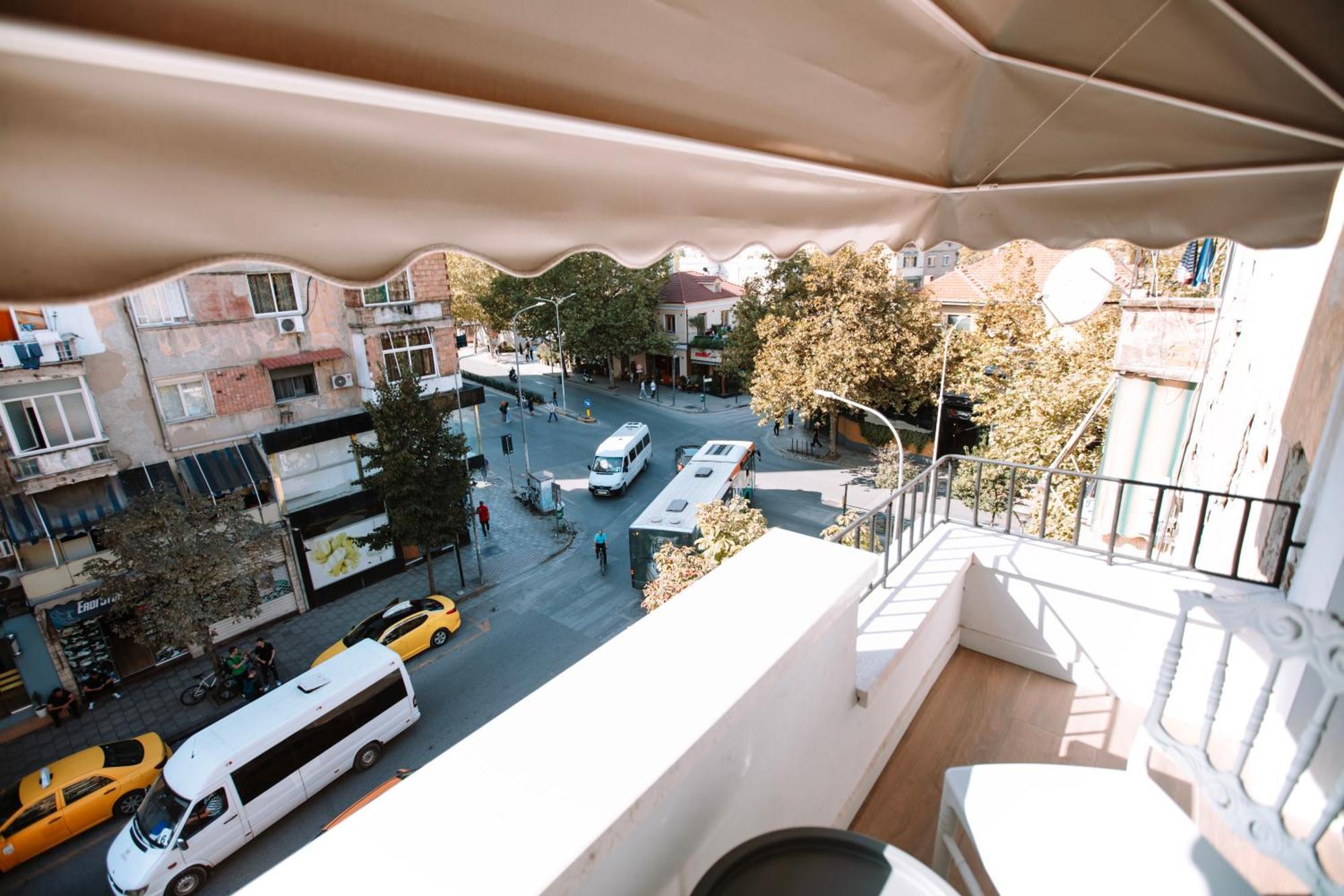 Barrikada Str Modern Apartments - The Nest Tiran Dış mekan fotoğraf